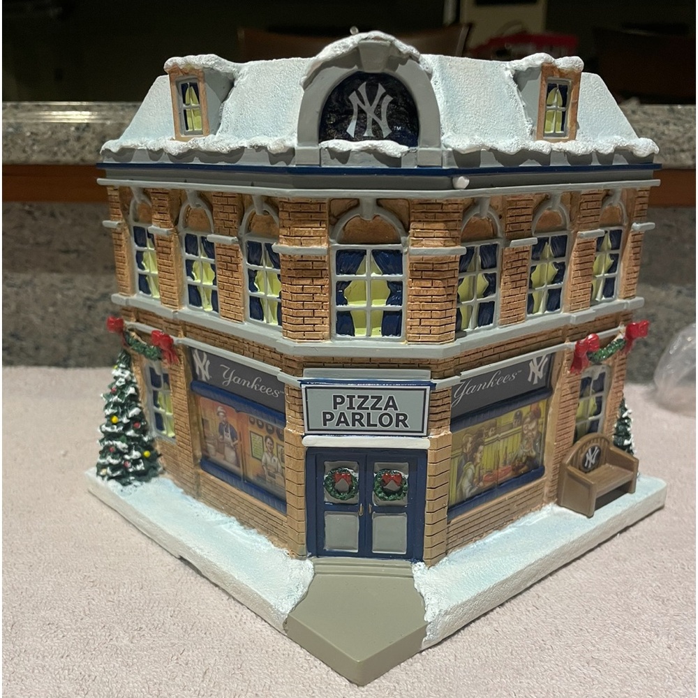 Hawthorne Yankee Christmas Village pizza Parlor